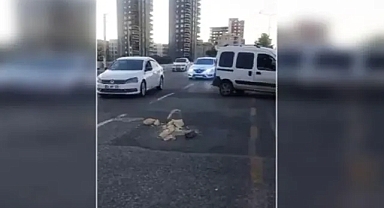 Karaköprü’de 'yol çökmesi' sürücülere tehlike oluşturuyor