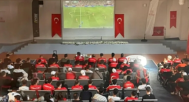 Milli Maç Heyecanı Şanlıurfa Gençlik Merkezi'nde Yaşandı (VİDEO)