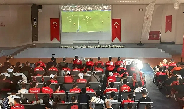 Milli Maç Heyecanı Şanlıurfa Gençlik Merkezi'nde Yaşandı (VİDEO)