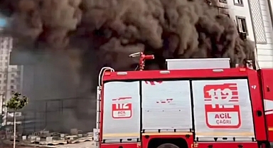Şanlıurfa'da bir dükkanda büyük yangın (VİDEO)