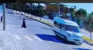 Şanlıurfa'da kaza anı kameraya yansıdı