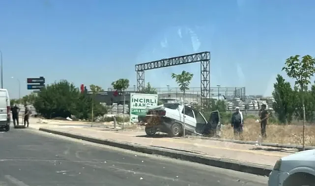 Şanlıurfa'da otomobil şarampole yuvarlandı