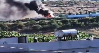 Şanlıurfa Otobanında araç yangını (VİDEO)