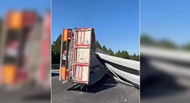 Urfa-Antep Otoyolu’nda tır devrildi: 3 yaralı