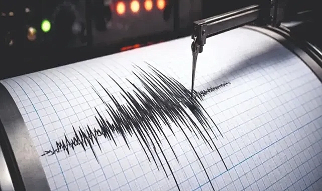 Komşuda deprem paniği: Vatandaşlar dışarı fırladı