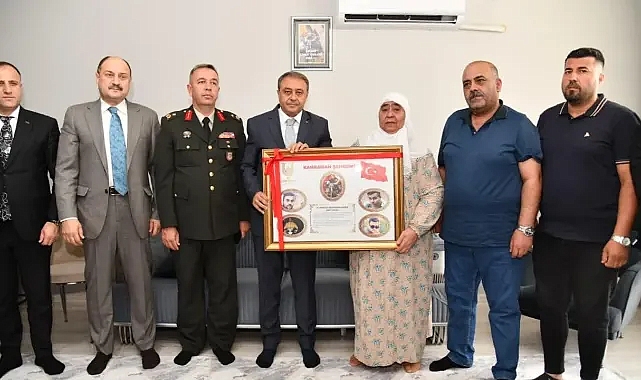 Şanlıurfa'da 15 Temmuz şehitlerinin ailelerini yalnız bırakmadılar
