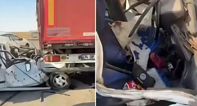 Şanlıurfa'da bir otomobil TIR'a çarptı: Yaralılar var