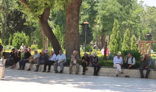 Şanlıurfa’da sıcaktan kaçışın adresi: Balıklıgöl