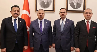 Urfalı siyasetçiler Bakan Kaçır ile kenttin durumunu görüştü