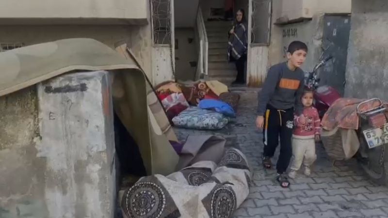 Suriyeli kadın 4 çocuğuyla yaşam mücadelesi veriyor