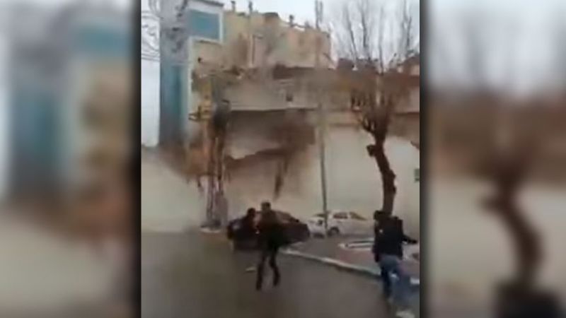 Haliliye’deki binanın çökme anı görüntülendi