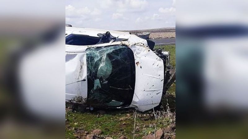 Urfa’da takla atan araç şarampole devrildi