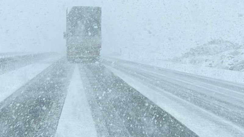 Karacadağ’a beklenen kar yağdı