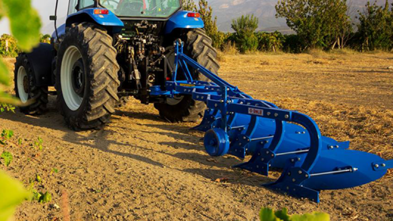 Üzerine tarım aleti düştü, feci şekilde can verdi