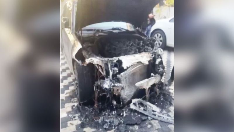 Urfa’da milyonluk aracı kundakladılar