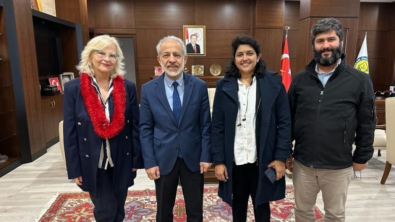 Uluslararası akademisyenler Suriyeliler için geldi