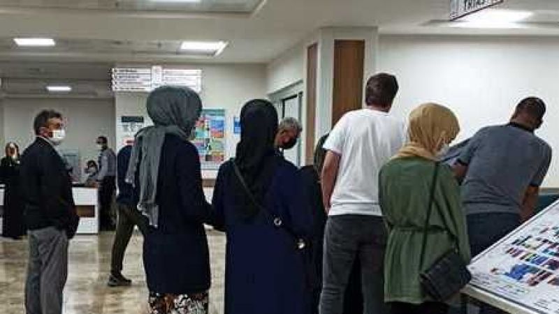 Urfa'da randevu alamayan hastalar acile yığılıyor