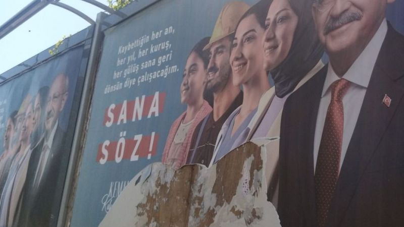 Urfa'da CHP afişlerine saldırı