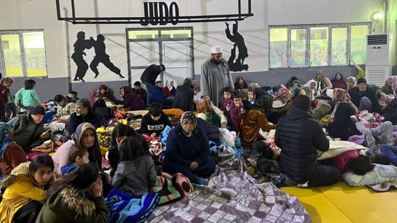 Urfalılar deprem sonrası toplanma alanlarına akın etti