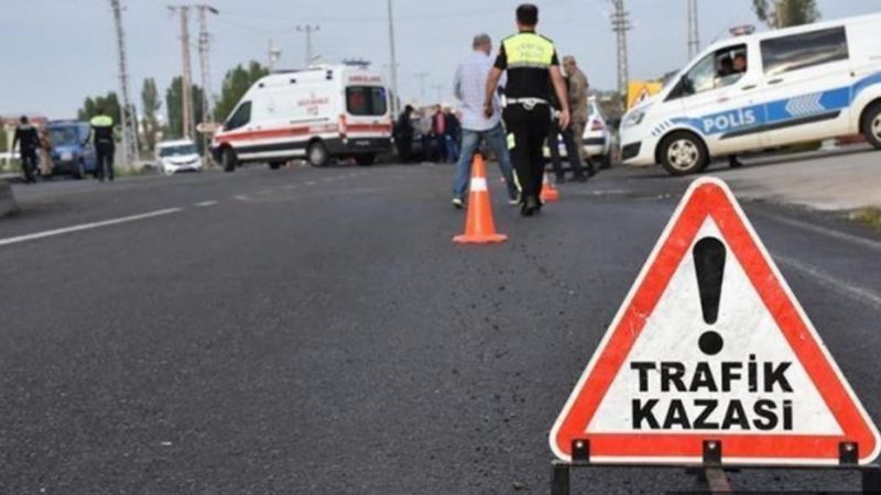 Park halindeki Tır'a çarptı: 1 ölü