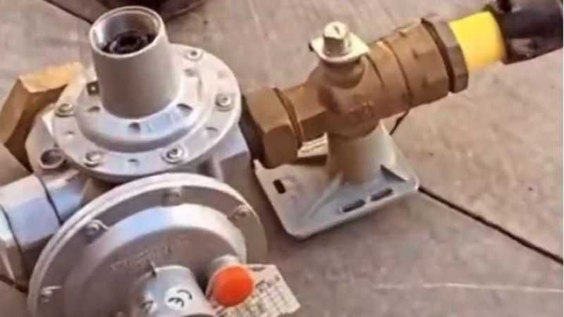 Ağır hasarlı binalarda güpegündüz hırsızlık