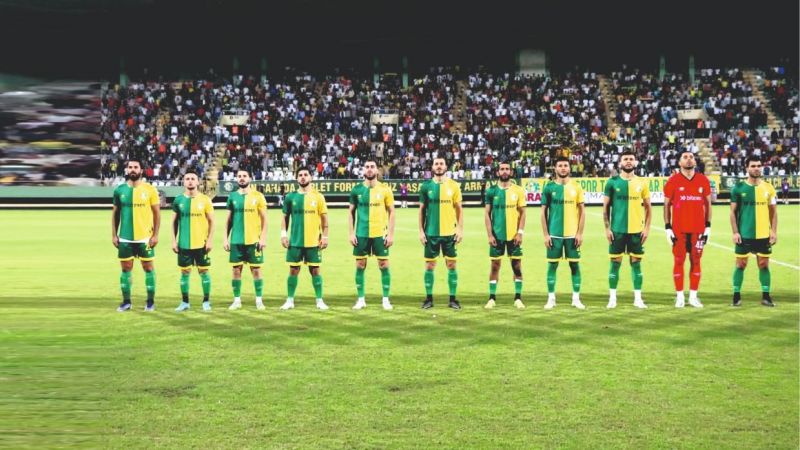 Dışarıda aslan, içeride kedi!