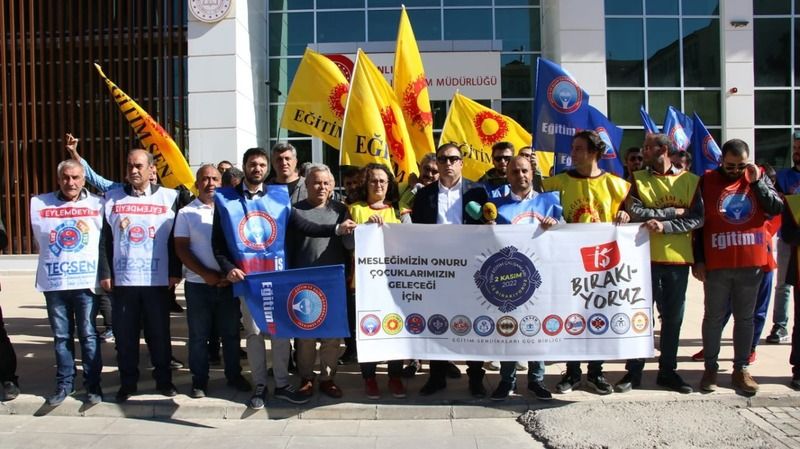 Urfa'da öğretmenler iş bıraktı