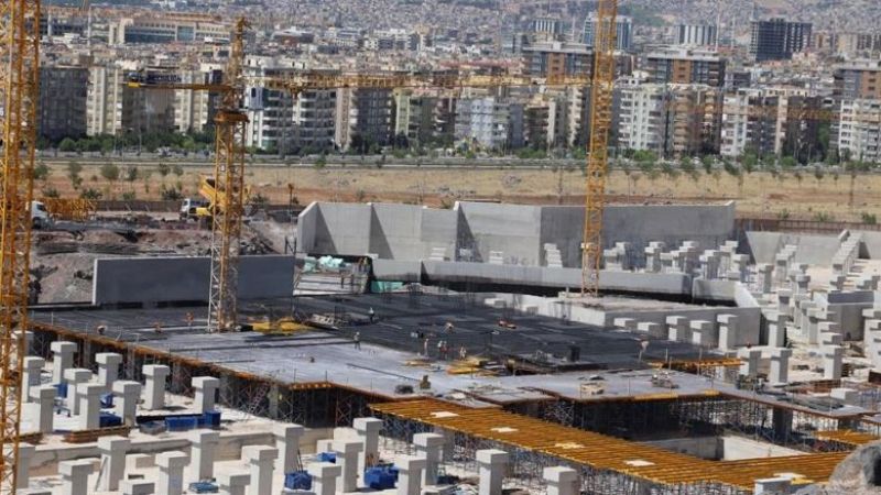 Bir türlü bitirilemeyen Şehir Hastanesi’nde çalışmalar sürüyor !