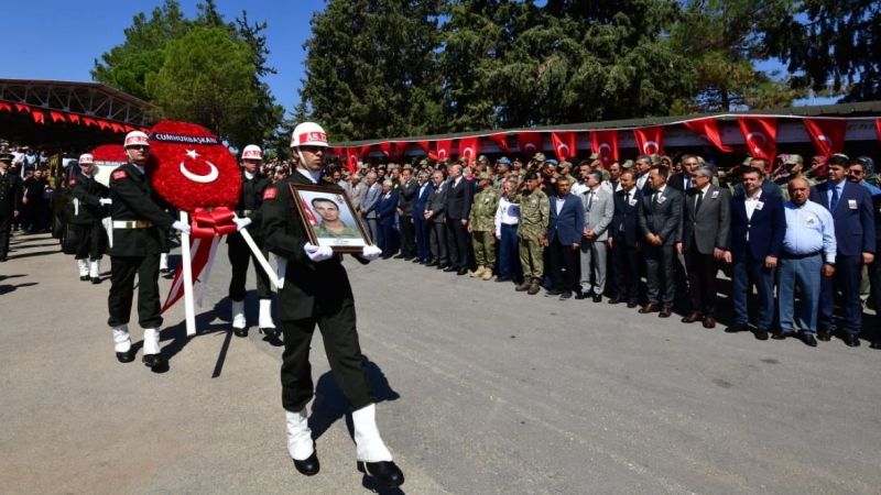 Şehit er son yolculuğuna uğurlandı