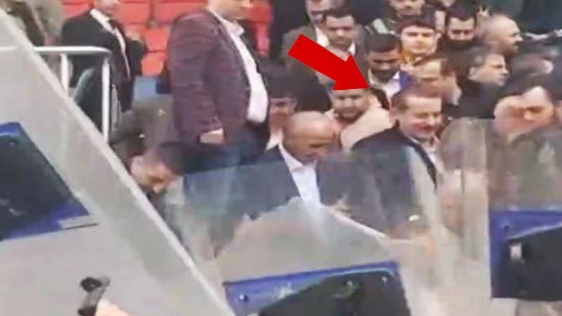 Hopaspor taraftarından Faruk Çelik'e protesto!