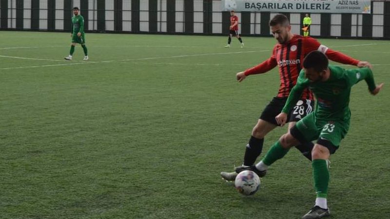 Karaköprü zirve yarışında yara aldı