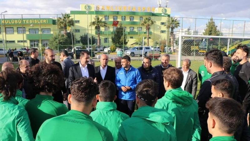 Vali Ayhan'dan Urfaspor'a moral ziyareti