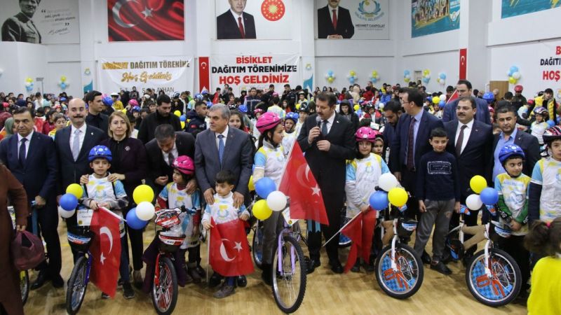Haliliye’den 400 çocuğa bisiklet hediyesi