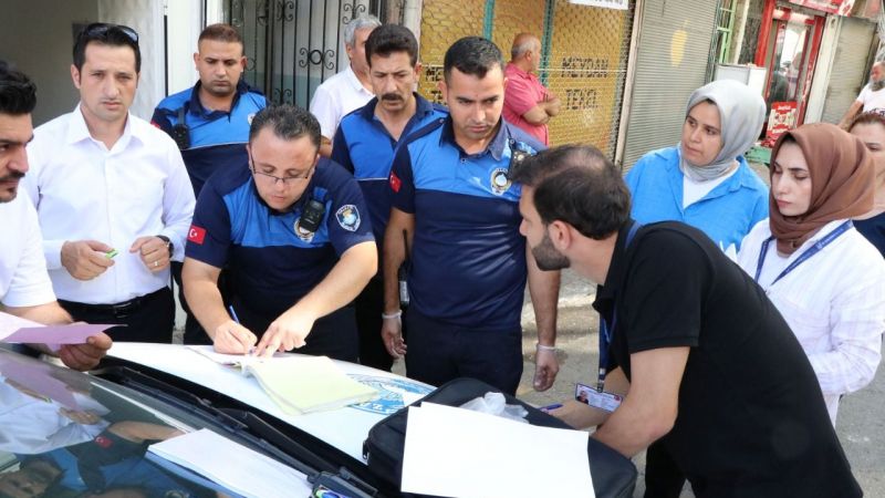 Zabıta ekipleri 3 ton et imha etti