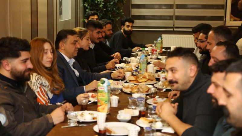 Ulucan, polis meslektaşlarıyla sahur yaptı