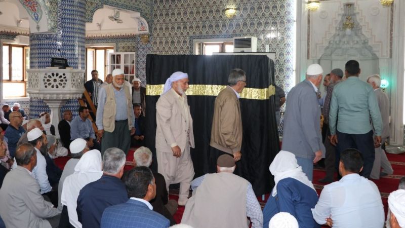 Urfalı hacı adayları Tavaf provasında