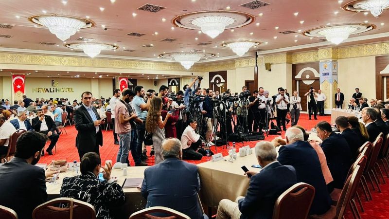 Çiftçiler Bakana yaklaşamadı