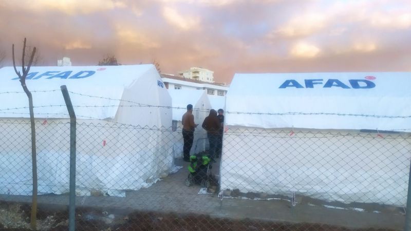 Urfa'da depremzedeler için çadır kentler kuruluyor