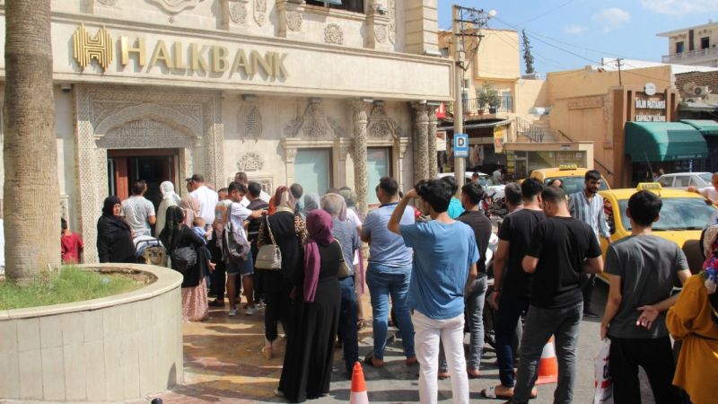 Duyan bankaya koştu!