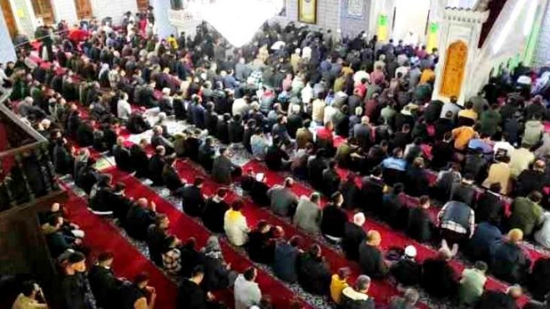 Berat Kandili’nde eller semaya kalktı