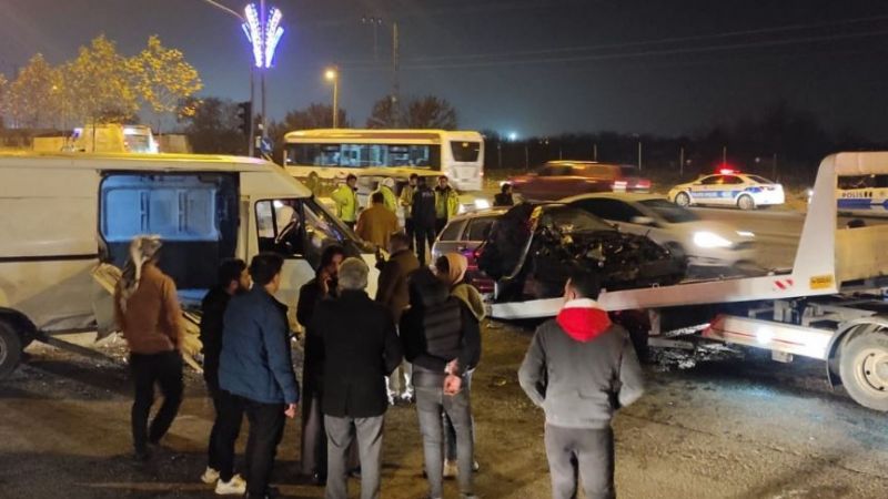 Urfa’da otomobil ve minibüs çarpıştı: Yaralılar var