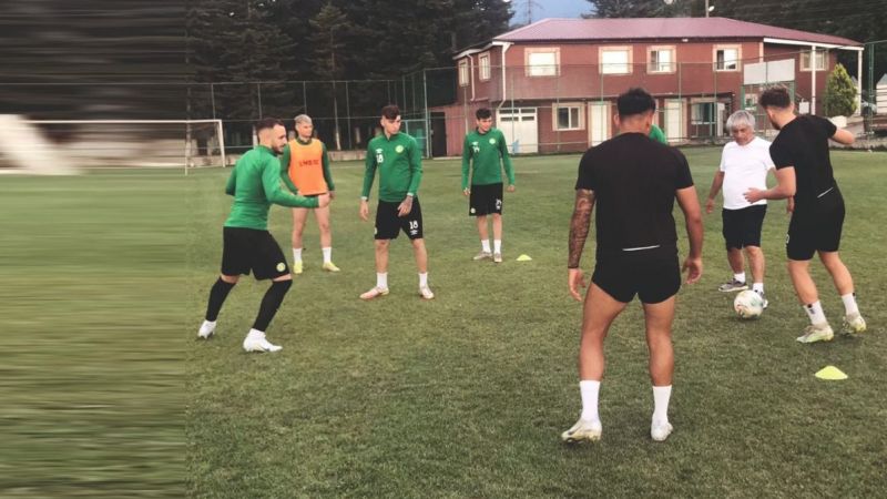 Kemal hoca 2 futbolcunun daha biletini kesti