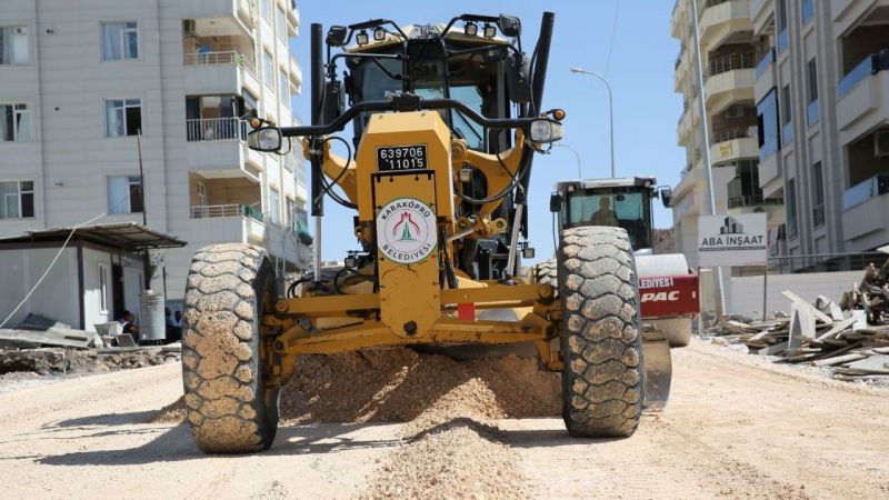 Karaköprü’de yol çalışma mesaisi sürüyor