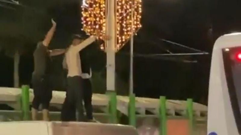 Ak Partililer gece boyunca kutlama yaptı 