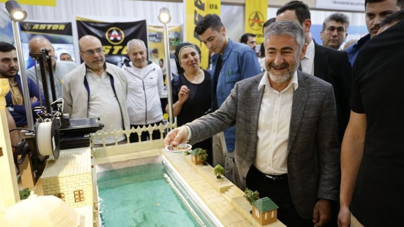 Urfalı Bakan 'Dibi' gördü!
