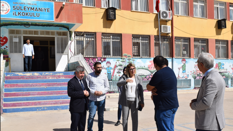 Kaymakam Özmen, okullardaki problemleri yerinde inceledi