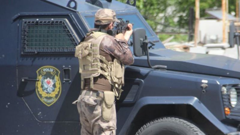 URFA’DA UYUŞTURUCU SATICISININ EVİNE OPERASYON