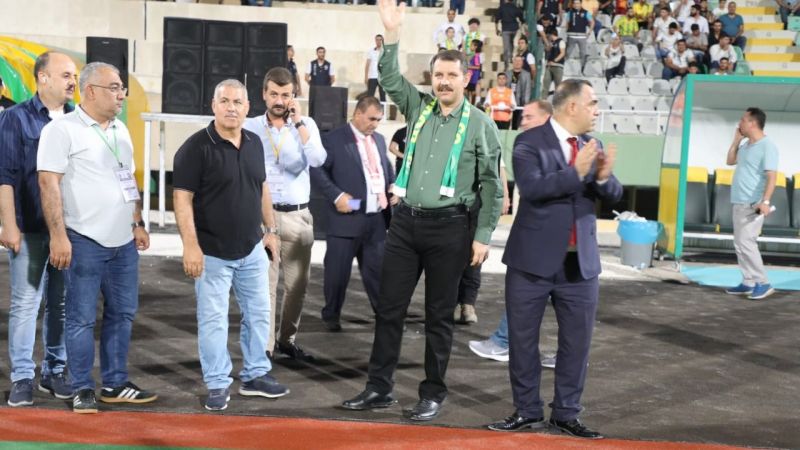 Vali Ayhan'dan Urfaspor'a destek 