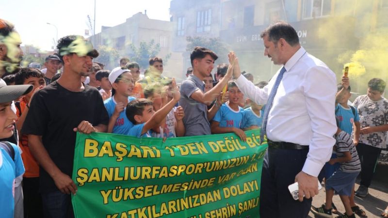 Hilvan'da Valiye sevgi seli