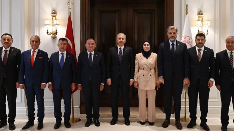 Urfa vekillerinden Bakanlara ziyaret